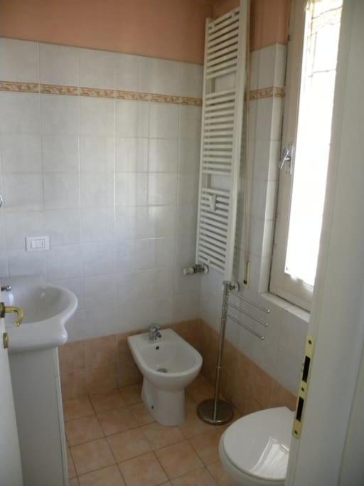 Bright Apt With Views And Terrace Florenţa Exterior foto