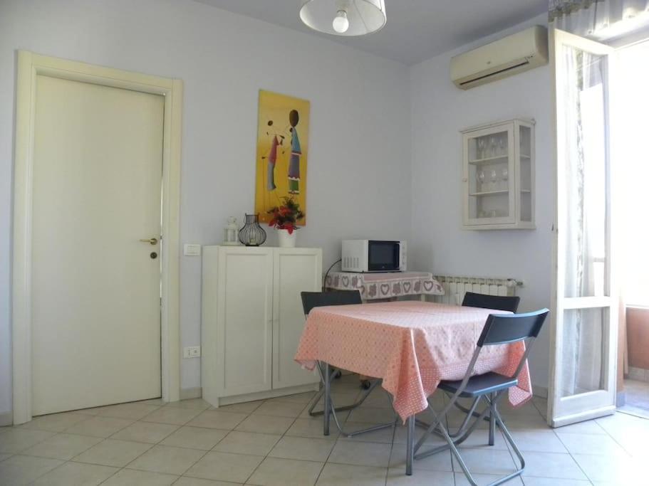 Bright Apt With Views And Terrace Florenţa Exterior foto