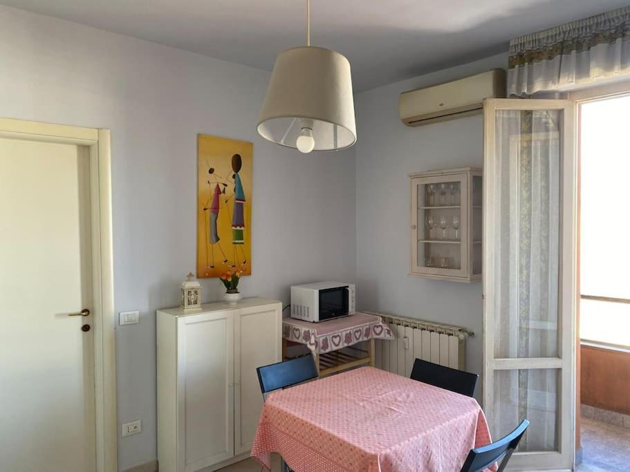 Bright Apt With Views And Terrace Florenţa Exterior foto